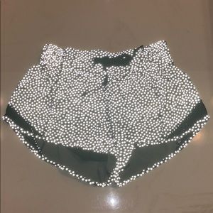 Lululemon size 4 hotty hot shorts reflective EUC